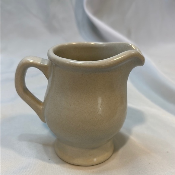 Vintage Pfaltzgraff Yorktowne 4.5" Creamer Pitcher 24Y USA Stoneware - Picture 5 of 8